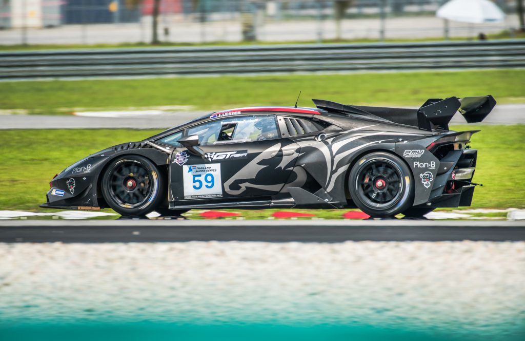 Jono Lester on track in the Lamborghini